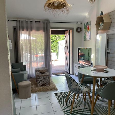 Jolie Maison Au Golf Лаканау Екстериор снимка